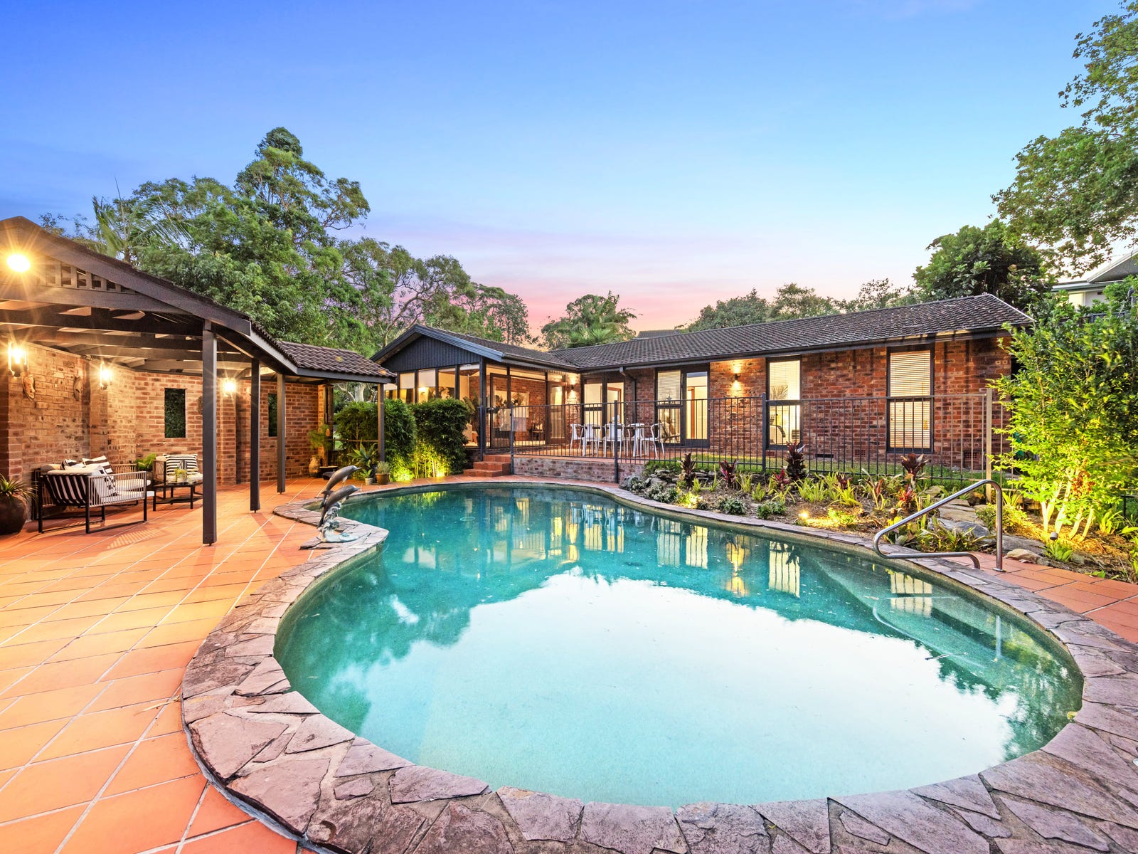 Family home in Killarney Heights secured by Manassen & Co